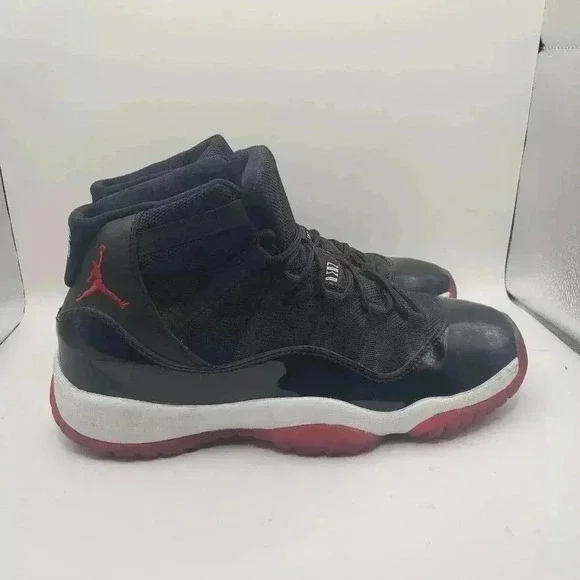 Nike Air Jordan 11 Retro Bred 2012 Playoffs 378038-010 sz 5.5Y Wmns 7 Black Red - Picture 3 of 7
